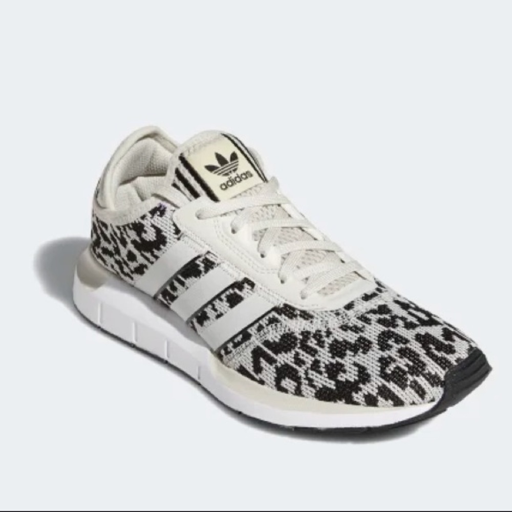 Adidas Swift Run Shoe 5.5
